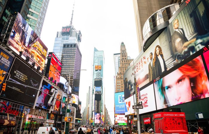 How to Use Digital Signage in Tourism Marketing?