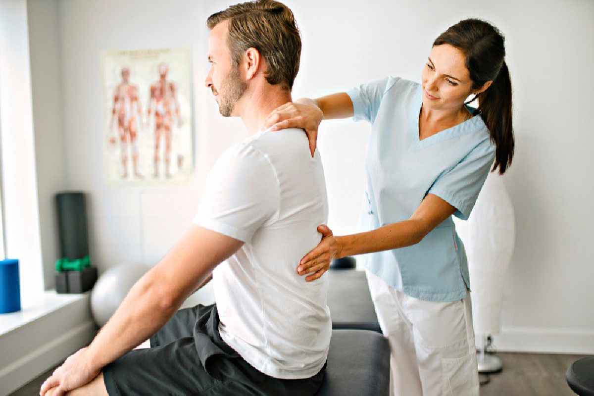 Chiropractors: 4 Amazing Benefits of EMR Software